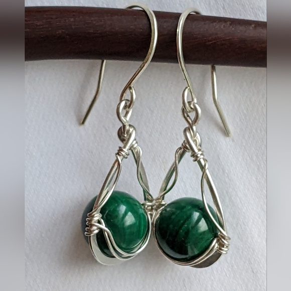 Elegant Sterling Silver Malachite Gemstone Earrings - Picture 13 of 14